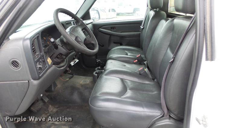 image for item DC3203 2006 Chevrolet Silverado 2500HD pickup truck