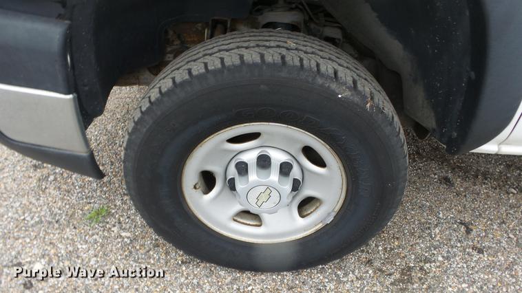 image for item DC3203 2006 Chevrolet Silverado 2500HD pickup truck