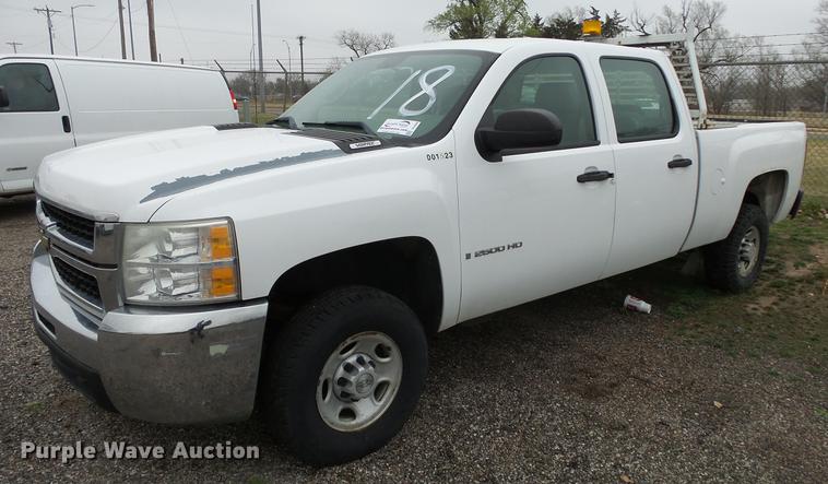 image for item DC3206 2007 Chevrolet Silverado 2500HD Crew Cab pickup truck