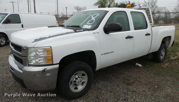 image for item DC3206 2007 Chevrolet Silverado 2500HD Crew Cab pickup truck