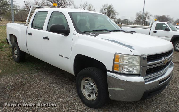 image for item DC3206 2007 Chevrolet Silverado 2500HD Crew Cab pickup truck