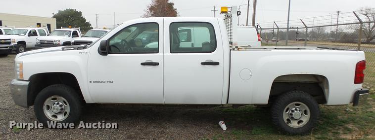 image for item DC3206 2007 Chevrolet Silverado 2500HD Crew Cab pickup truck