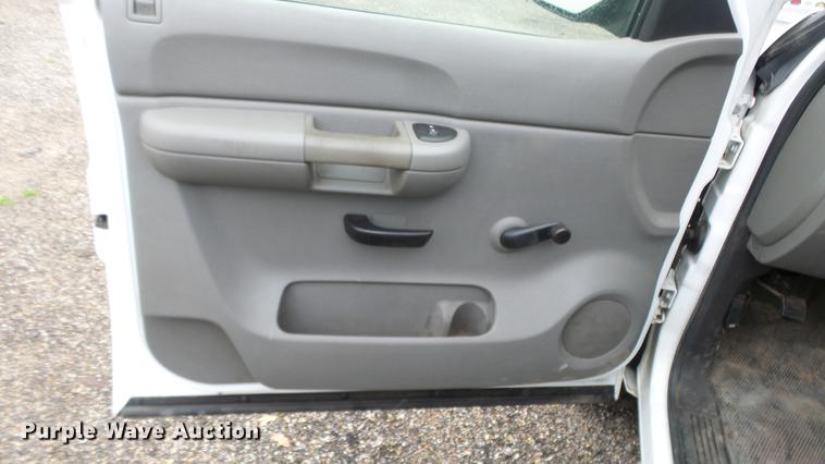 image for item DC3206 2007 Chevrolet Silverado 2500HD Crew Cab pickup truck