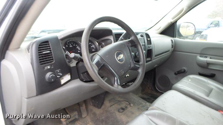 image for item DC3206 2007 Chevrolet Silverado 2500HD Crew Cab pickup truck