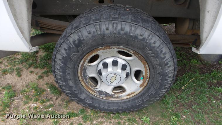 image for item DC3206 2007 Chevrolet Silverado 2500HD Crew Cab pickup truck