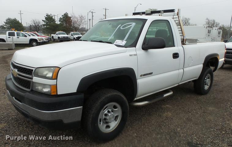 image for item DC3207 2006 Chevrolet Silverado 2500HD pickup truck