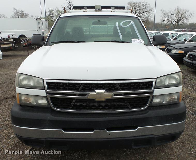image for item DC3207 2006 Chevrolet Silverado 2500HD pickup truck