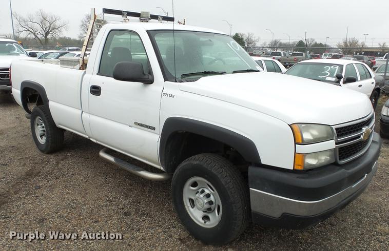 image for item DC3207 2006 Chevrolet Silverado 2500HD pickup truck