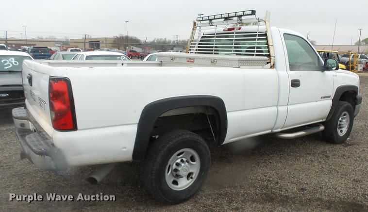 image for item DC3207 2006 Chevrolet Silverado 2500HD pickup truck