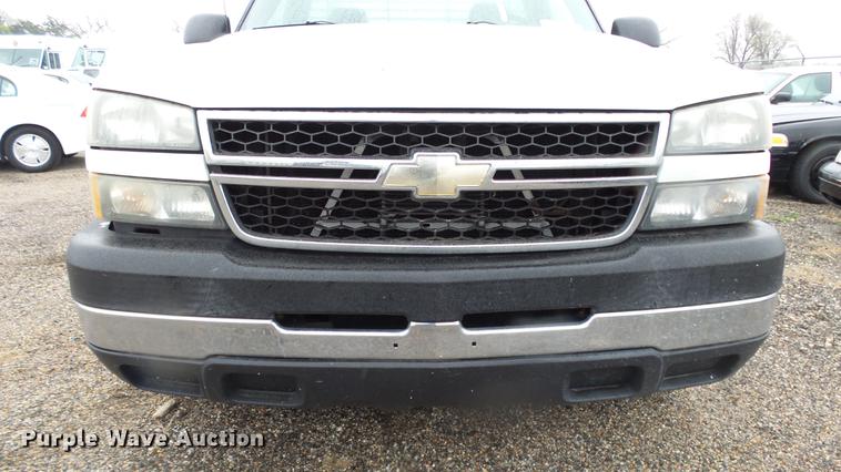 image for item DC3207 2006 Chevrolet Silverado 2500HD pickup truck