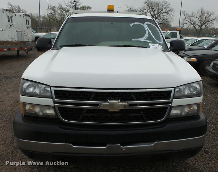 image for item DC3208 2006 Chevrolet Silverado 2500HD pickup truck
