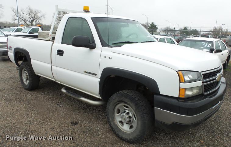 image for item DC3208 2006 Chevrolet Silverado 2500HD pickup truck