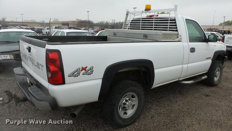 image for item DC3208 2006 Chevrolet Silverado 2500HD pickup truck