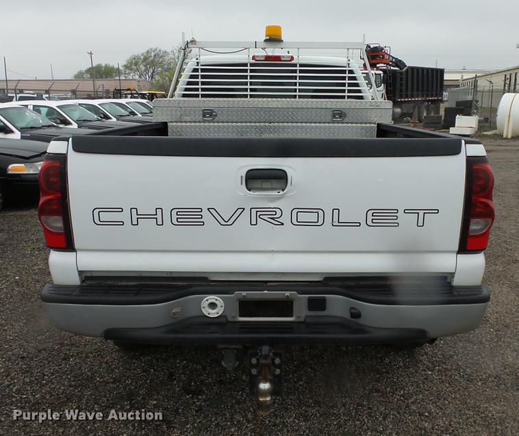image for item DC3208 2006 Chevrolet Silverado 2500HD pickup truck