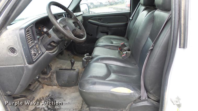 image for item DC3208 2006 Chevrolet Silverado 2500HD pickup truck