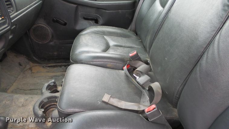 image for item DC3208 2006 Chevrolet Silverado 2500HD pickup truck