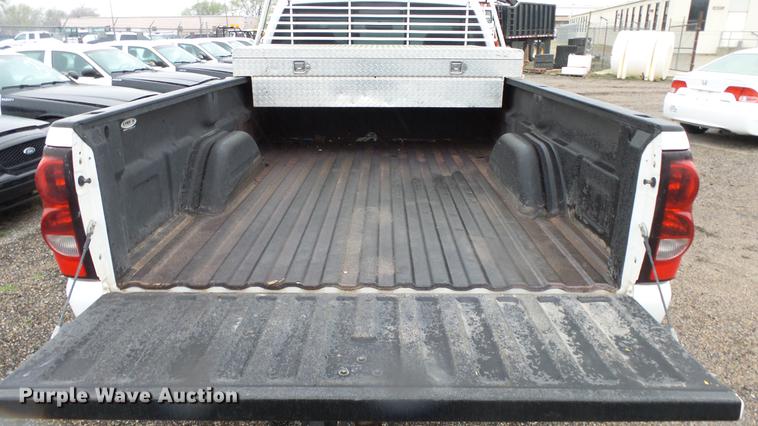 image for item DC3208 2006 Chevrolet Silverado 2500HD pickup truck