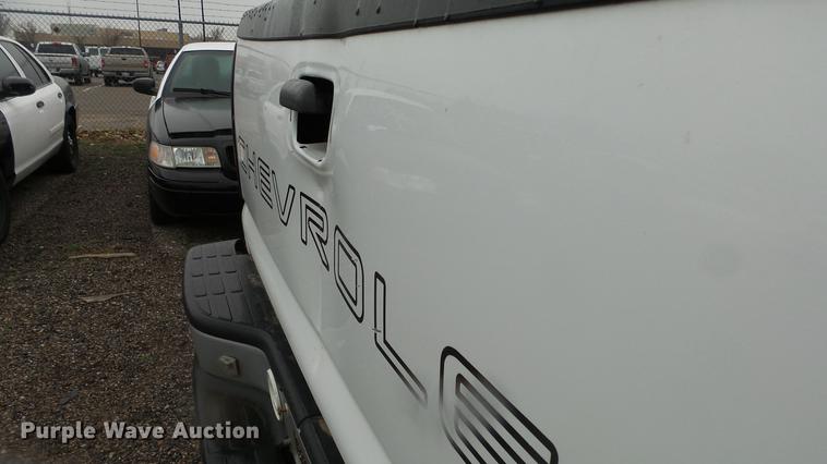 image for item DC3208 2006 Chevrolet Silverado 2500HD pickup truck