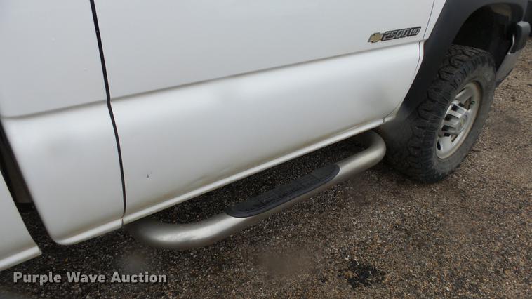 image for item DC3208 2006 Chevrolet Silverado 2500HD pickup truck