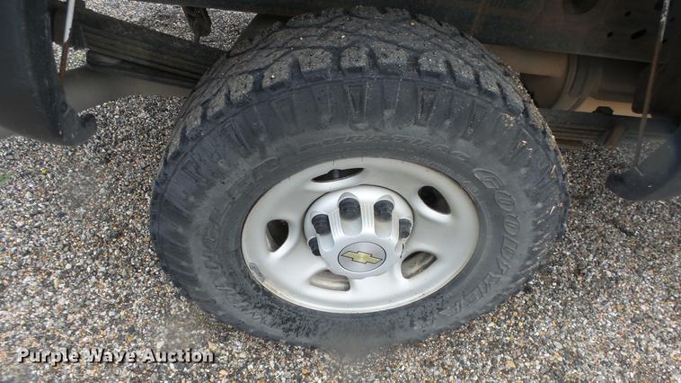 image for item DC3208 2006 Chevrolet Silverado 2500HD pickup truck