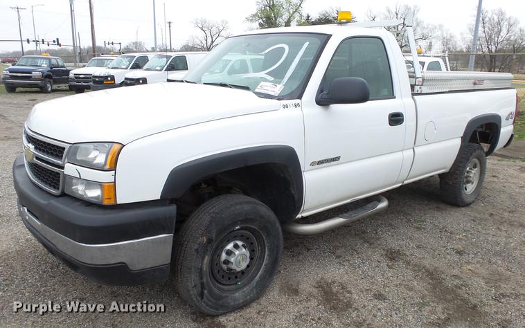 image for item DC3209 2006 Chevrolet Silverado 2500HD pickup truck