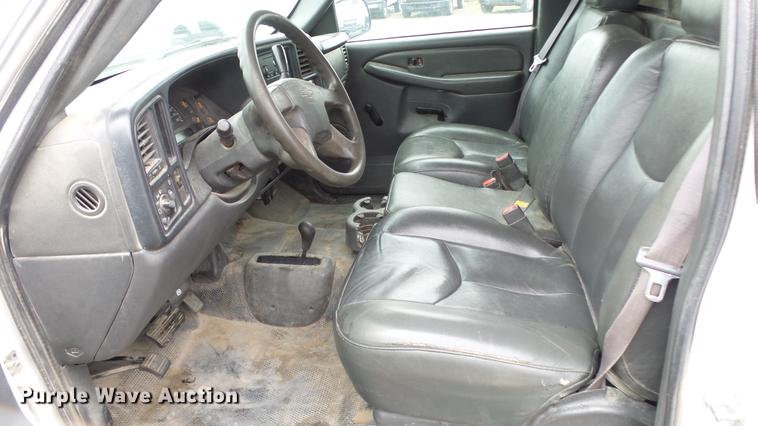 image for item DC3209 2006 Chevrolet Silverado 2500HD pickup truck