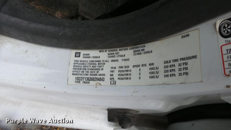 image for item DC3210 2006 Chevrolet Colorado Crew Cab pickup truck