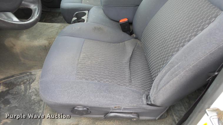 image for item DC3210 2006 Chevrolet Colorado Crew Cab pickup truck