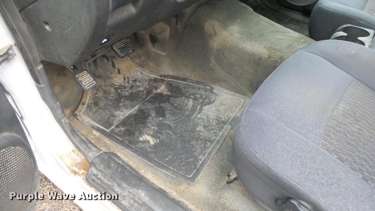 image for item DC3210 2006 Chevrolet Colorado Crew Cab pickup truck