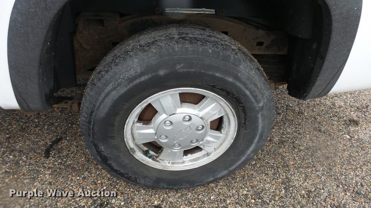 image for item DC3210 2006 Chevrolet Colorado Crew Cab pickup truck