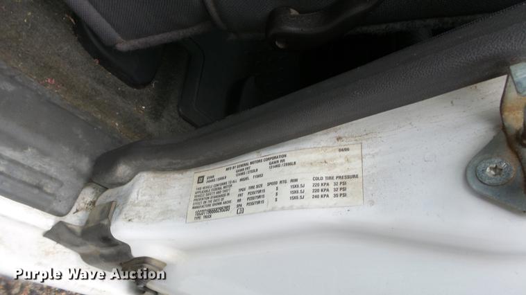 image for item DC3211 2006 Chevrolet Colorado Ext. Cab pickup truck