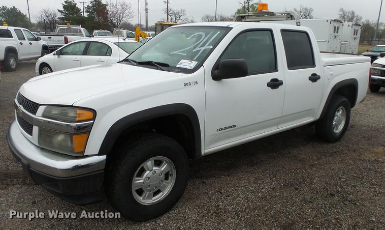 image for item DC3212 2005 Chevrolet Colorado Crew Cab pickup truck
