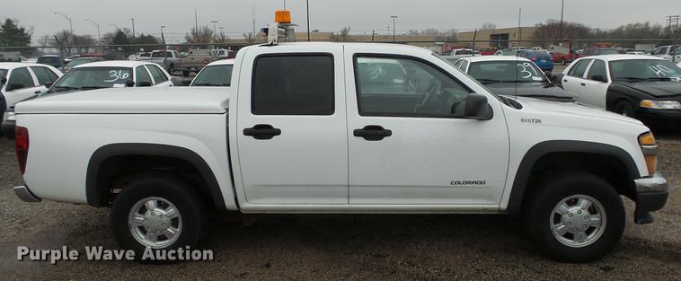 image for item DC3212 2005 Chevrolet Colorado Crew Cab pickup truck