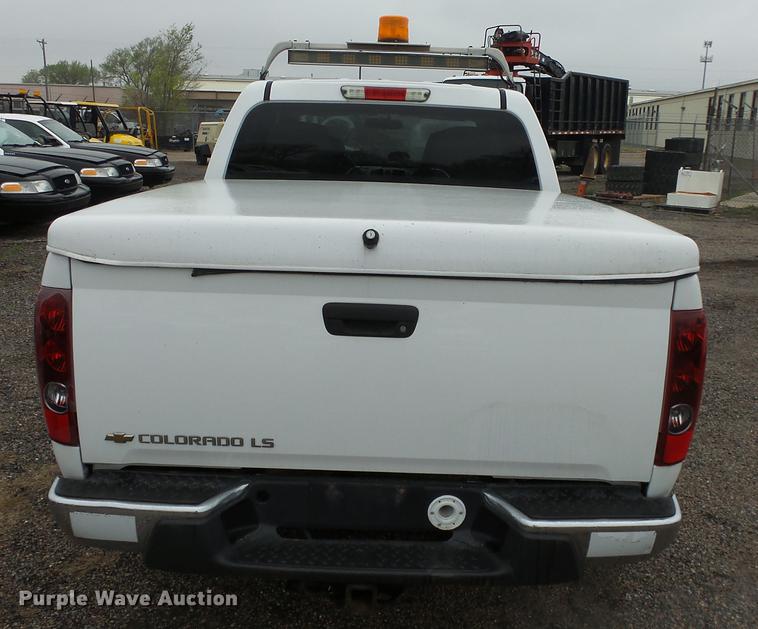 image for item DC3212 2005 Chevrolet Colorado Crew Cab pickup truck