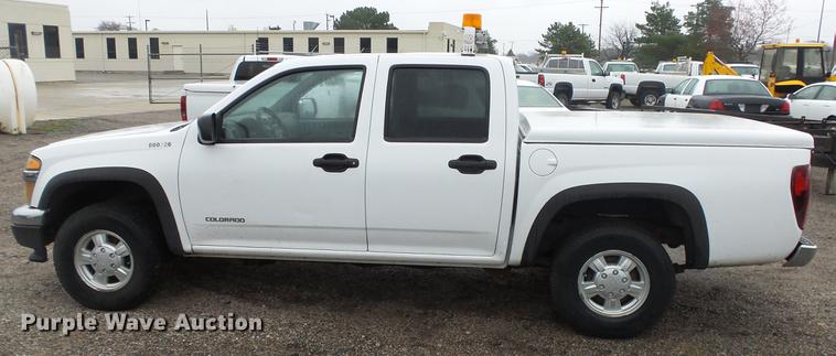 image for item DC3212 2005 Chevrolet Colorado Crew Cab pickup truck