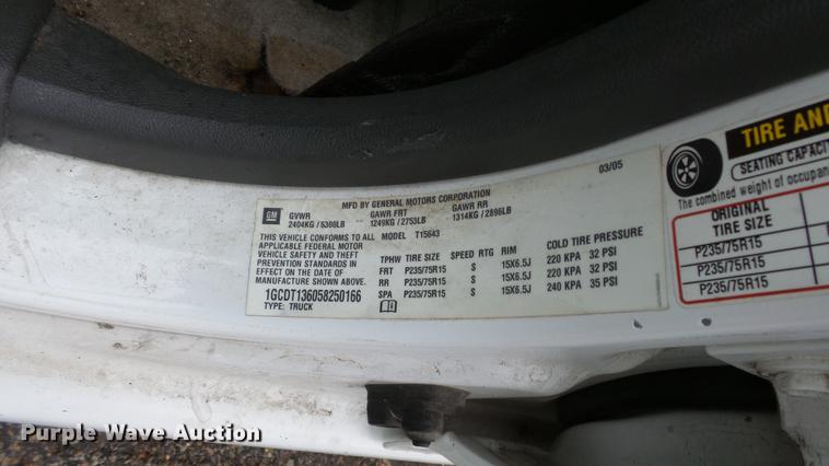 image for item DC3212 2005 Chevrolet Colorado Crew Cab pickup truck