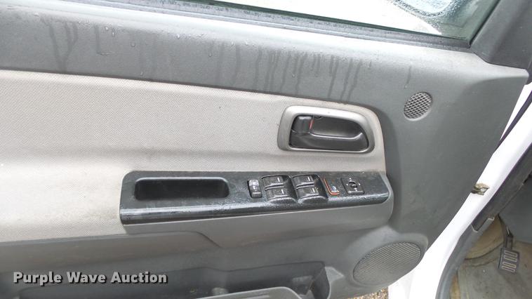 image for item DC3212 2005 Chevrolet Colorado Crew Cab pickup truck