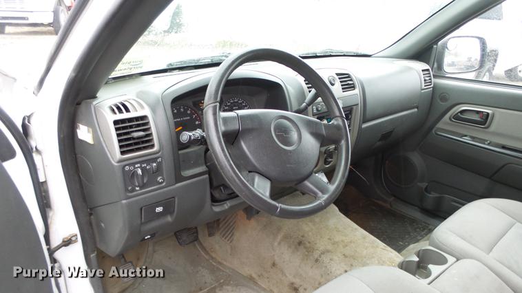 image for item DC3212 2005 Chevrolet Colorado Crew Cab pickup truck