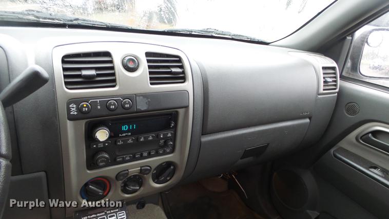 image for item DC3212 2005 Chevrolet Colorado Crew Cab pickup truck
