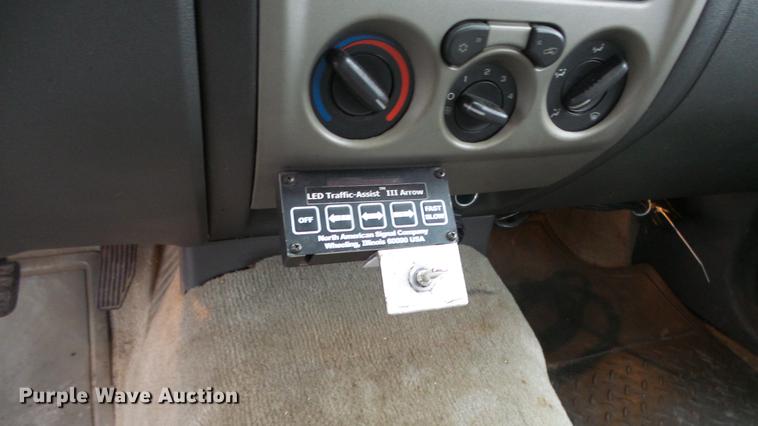 image for item DC3212 2005 Chevrolet Colorado Crew Cab pickup truck