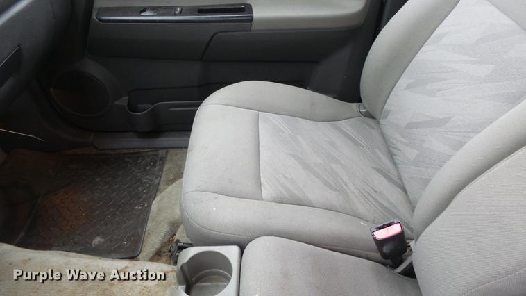 image for item DC3212 2005 Chevrolet Colorado Crew Cab pickup truck