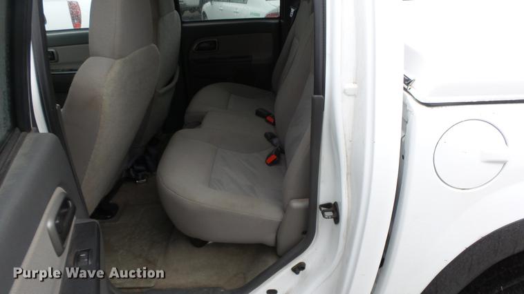 image for item DC3212 2005 Chevrolet Colorado Crew Cab pickup truck