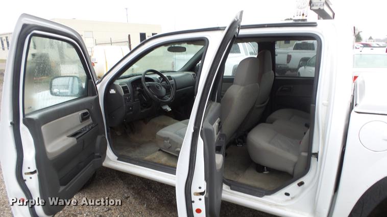 image for item DC3212 2005 Chevrolet Colorado Crew Cab pickup truck
