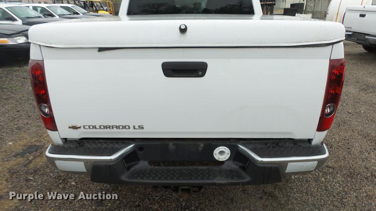 image for item DC3212 2005 Chevrolet Colorado Crew Cab pickup truck