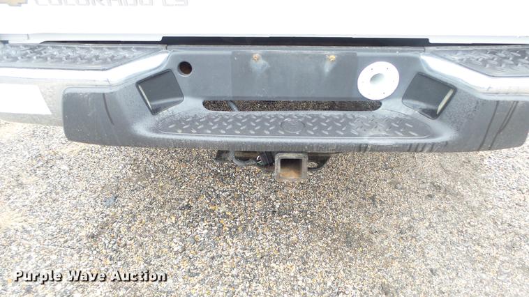 image for item DC3212 2005 Chevrolet Colorado Crew Cab pickup truck