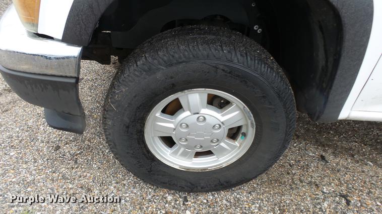 image for item DC3212 2005 Chevrolet Colorado Crew Cab pickup truck