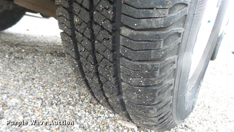 image for item DC3212 2005 Chevrolet Colorado Crew Cab pickup truck