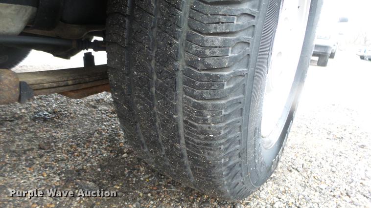 image for item DC3212 2005 Chevrolet Colorado Crew Cab pickup truck