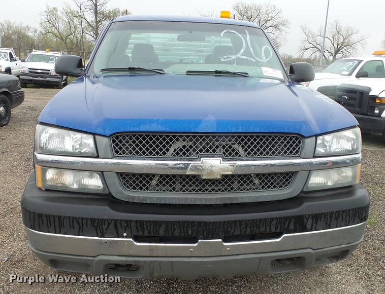 image for item DC3214 2003 Chevrolet Silverado 2500HD Ext. Cab pickup truck