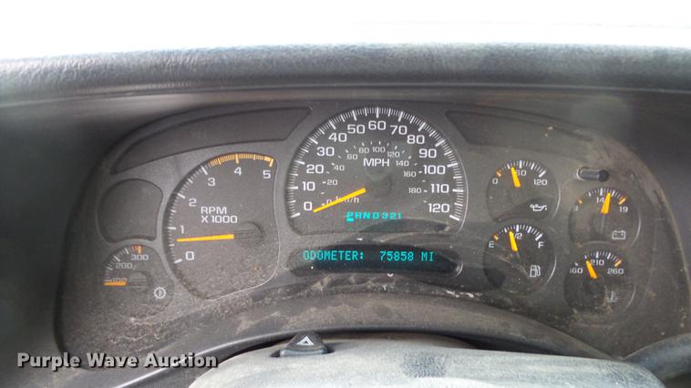 image for item DC3214 2003 Chevrolet Silverado 2500HD Ext. Cab pickup truck